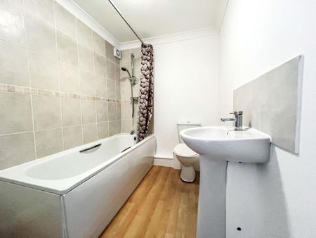 2 bedroom flat to rent - Photo 4