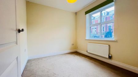 4 bedroom townhouse to rent - Photo 3