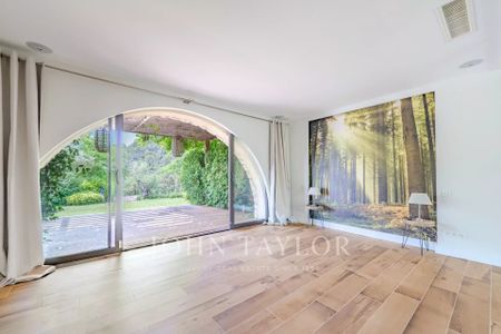 Maison à louer La Colle Sur Loup, Cote d'Azur, France15 000 EUR / Mois - Photo 4