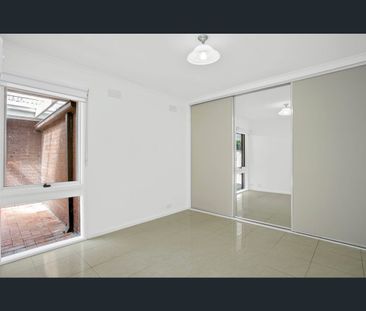 2/2 Foster Street, South Geelong, Vic 3220 - Photo 6