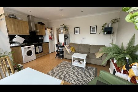 3 Bed Flat, Rutland Gardens, N4 - Photo 2