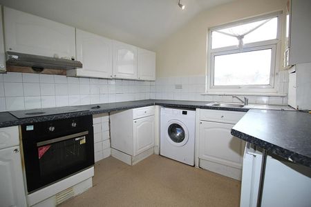 1 Bedroom Maisonette - Upper To Let - Photo 5