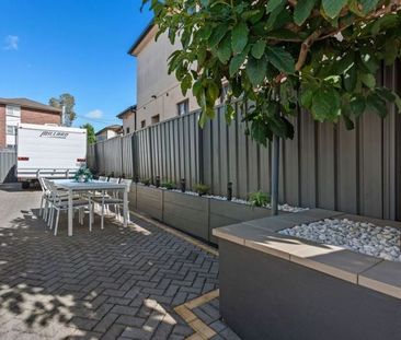 Fresh Family Home - Photo 2