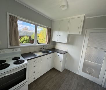 Private, Sunny and Easy Care - Photo 3