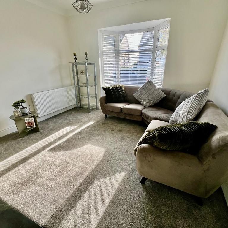 3 bedroom detached bungalow to rent - Photo 1