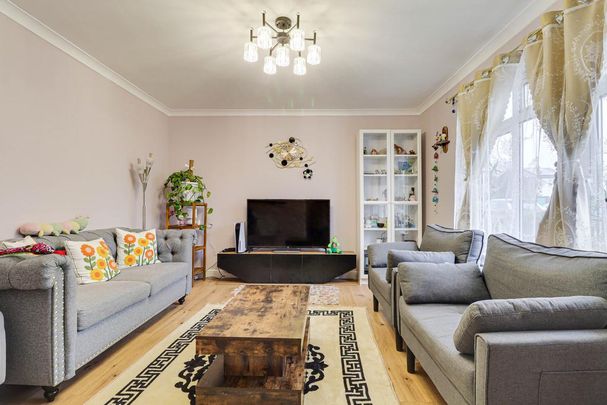 3 bedroom end of terrace house to rent - Photo 1
