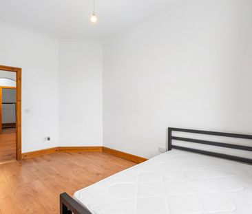 3 Bed Flat, Wellington Road, BN2 - Photo 2