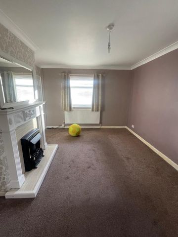 2 bedroom semi-detached house to rent - Photo 2