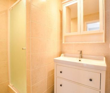 Duplex appartement met 2 slpks en 2 garages in centrum Eernegem - Photo 6