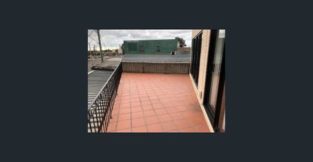 Top floor living at its best! - Photo 5