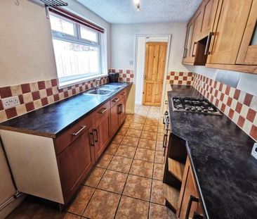 3 bedroom terraced house to rent - Photo 4