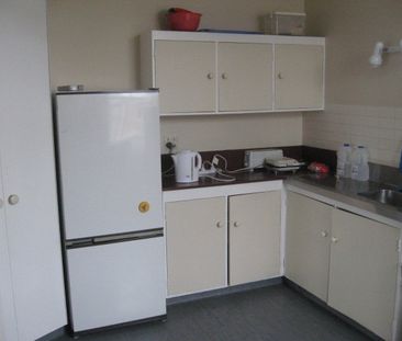 Empire Boarding House - Heart of Petone - Photo 2