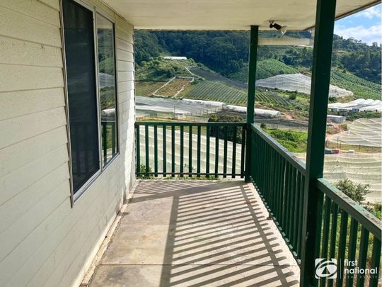 Rural home with stunning ocean views - Photo 1