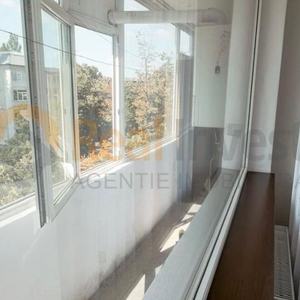 De inchiriat 3 camere, ultracentral 64 mp | 350 euro/luna - Fotografie 1