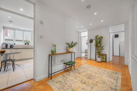 3 bedroom flat to rent - Photo 3