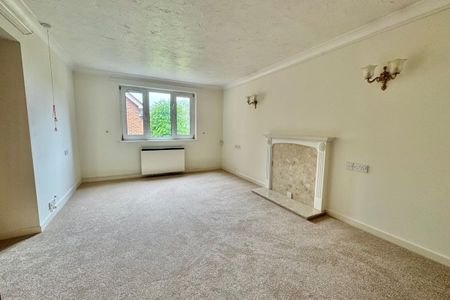 Lyndhurst Court, HUNSTANTON - Photo 2