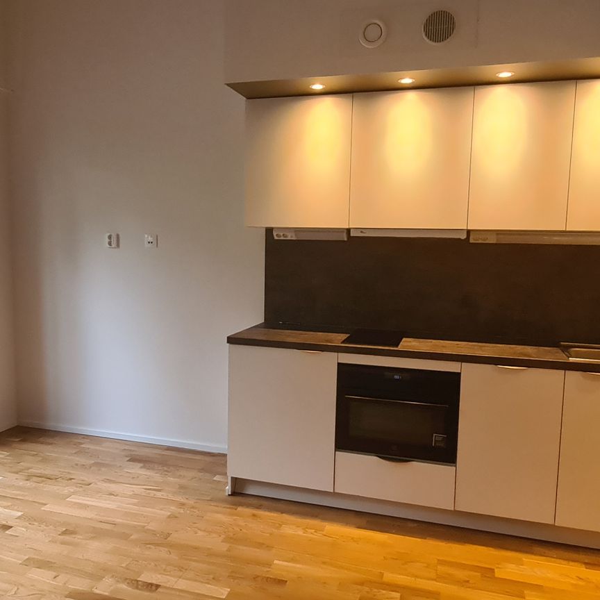 Flyginfarten, Järfälla - Foto 1