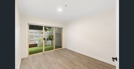 Spacious and refreshed with outdoor retreat - Photo 2