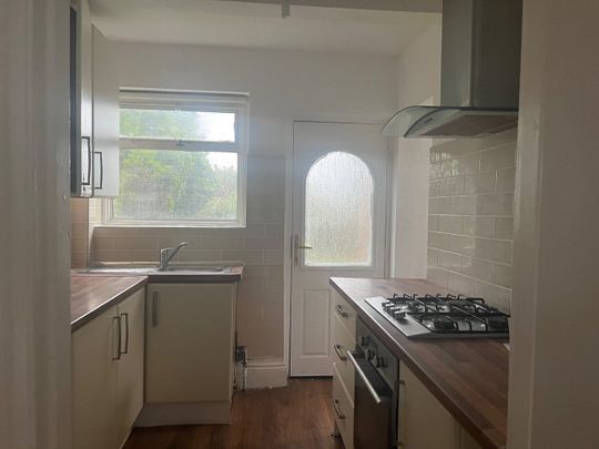 3 Bed Semi-Detached House, Coventry, CV6 - Photo 1