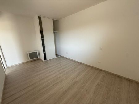 location Appartement T2 DE 46.9m² À CASTELGINEST - Photo 2