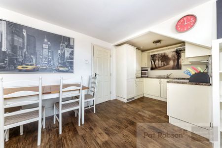 Grosvenor Road, Newcastle Upon Tyne - Photo 4