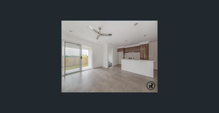 Stylish and Spacious! - Photo 4