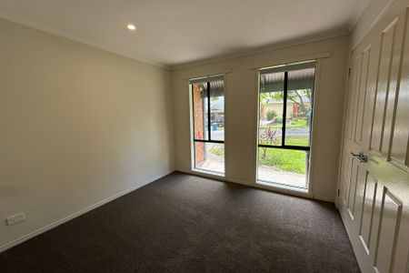 19 Greythorne Court, Narre Warren VIC - Photo 4