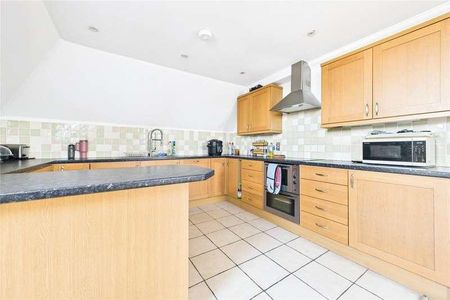 Reading Road, Winnersh, Wokingham, Berkshire, RG41 - Photo 3