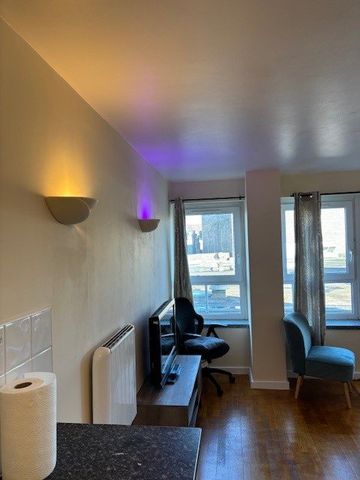 Calderwood Street, London, SE18 - Photo 3