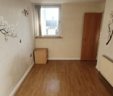 8f Glassillan Grove, Greenisland, Carrickfergus, BT38 8TB - Photo 2