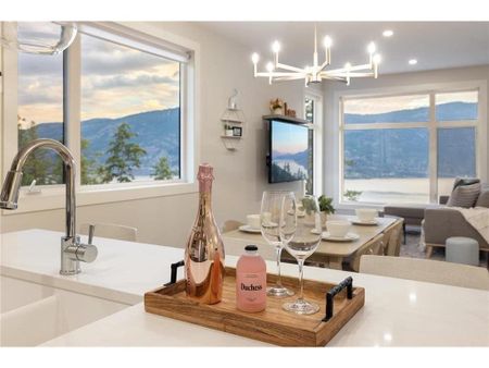 Gorgeous Townhome – McKinley Beach - Photo 3