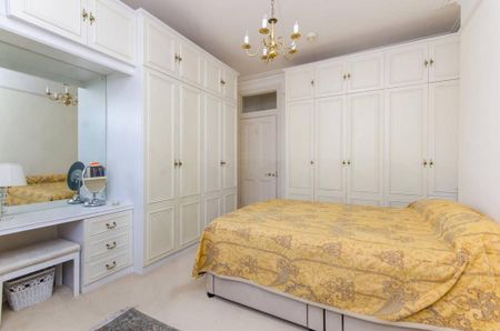 3 bedroom flat to rent - Photo 4