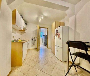 Einbauküche inklusive! Sanierte 3-Raum-Wohnung im Dachgeschoss - Photo 2