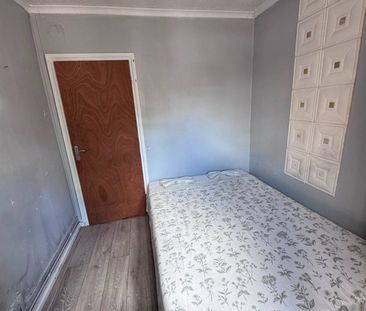 Room in a Shared House, Marlow House, N22 - Photo 3