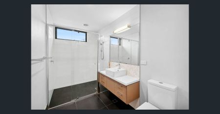 Immaculate and ideally located. - Photo 5