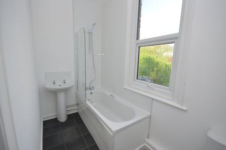 2 bedroom house - Photo 5