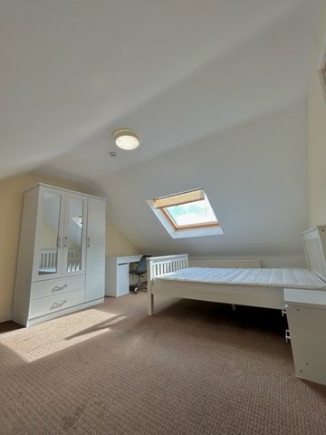 12 Bedroom Student Home – Llanbleddian Gardens - Photo 4