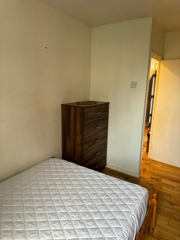 1 bedroom in a house share to rent - Photo 5