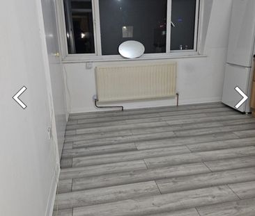1 Bed Flat, Young Road, E16 - Photo 6