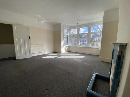 4 Bed Semi-Detached House, Fishponds Road, BS5 - Photo 4