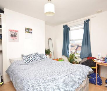 4 bedroom terraced house to rent - Photo 3