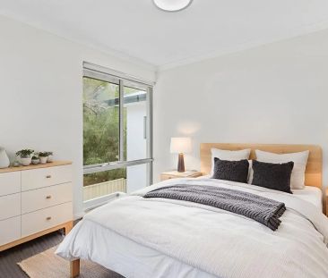 Light, Spacious & Secure Apartment in an Outstanding Location - Photo 4