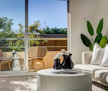 ** FIRST OPEN FOR INSPECTION Saturday 1st Nov 11.40-12.00pm *** Sun... - Photo 1