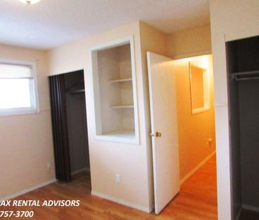 1526 69 Street NW - Photo 3