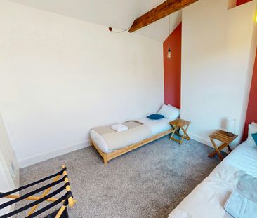 Terraced House to rent on - Photo 3