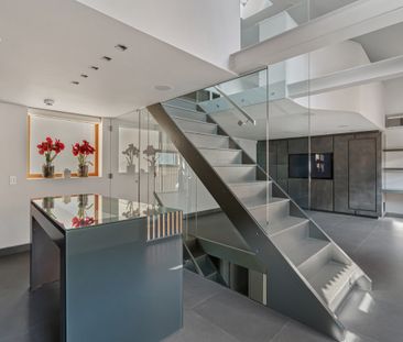 An elegant four-bedroom apartment in a prestigious building - Photo 4