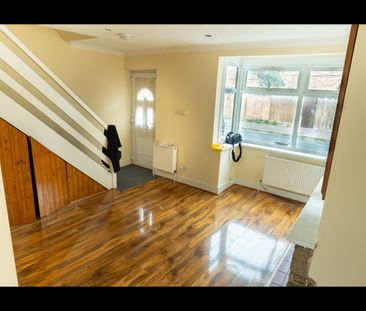 2 Bed Semi-Detached House, Walton Road, E12 - Photo 3