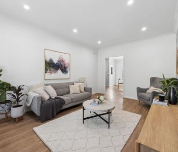 Beautifully renovated City-Fringe living - Photo 2