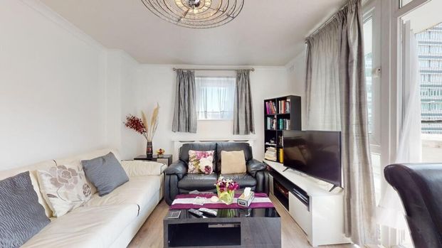 3 bedroom flat to rent - Photo 1