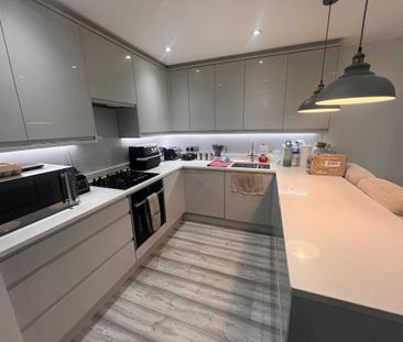 3 bedroom terraced house to rent - Photo 3